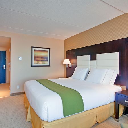 Holiday Inn Express Hotel & Suites Ottawa West-Nepean, An Ihg Hotel Номер фото