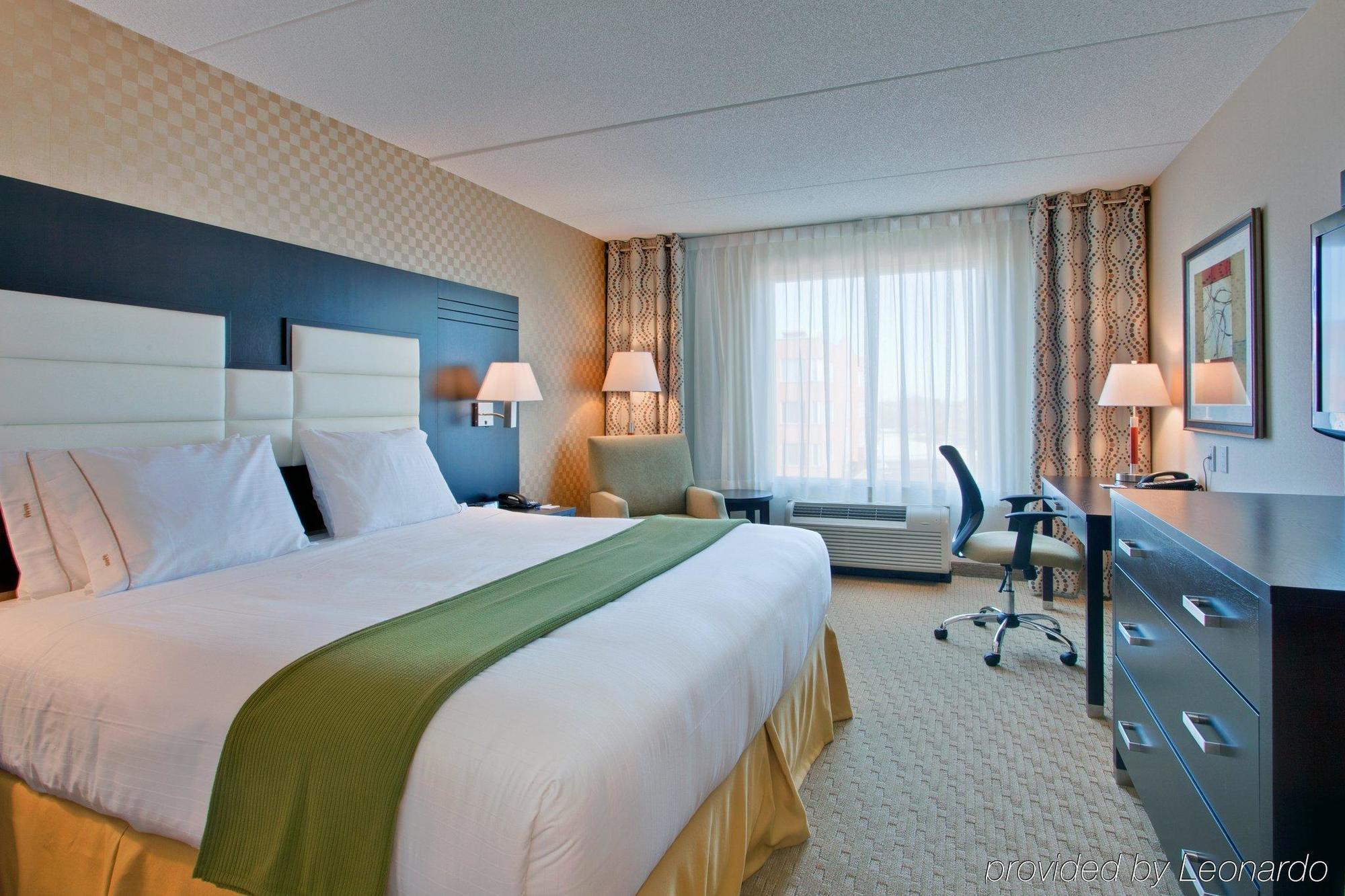 Holiday Inn Express Hotel & Suites Ottawa West-Nepean, An Ihg Hotel Номер фото